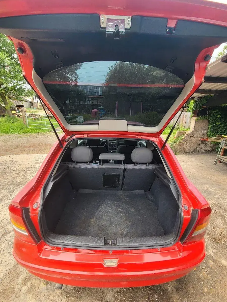 Gebraucht Opel Astra 103 PS (75 kW) 2004 Rot Coupé