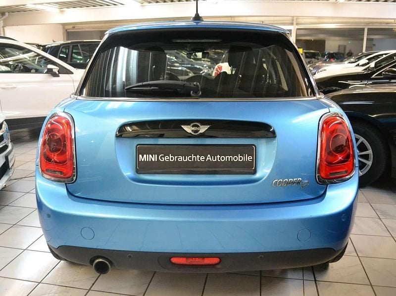 Gebraucht Mini Cooper D 116 PS (85 kW) 2016 Electric blue ii metallic Kleinwagen