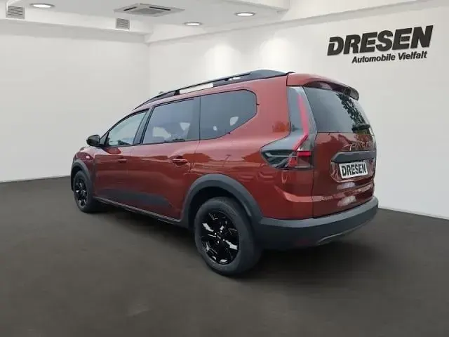 Neu Dacia Jogger Extreme 122 PS (89 kW) 2026 Braun Van / Kleinbus