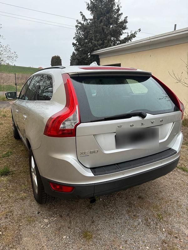 Gebraucht Volvo XC60 175 PS (128 kW) 2010 Silber SUV