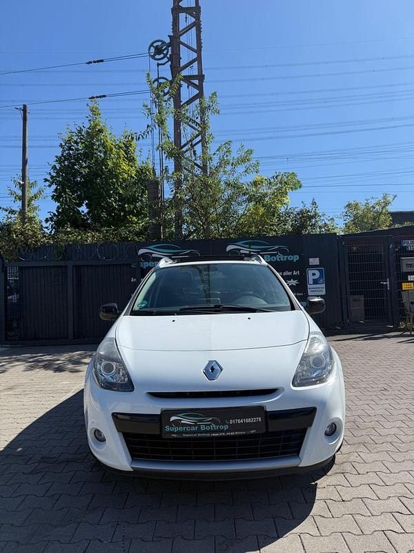 Weiß Gebraucht 2010 Renault Clio GrandTour Night&Day Kombi | 3.000 € - Bild 1/4