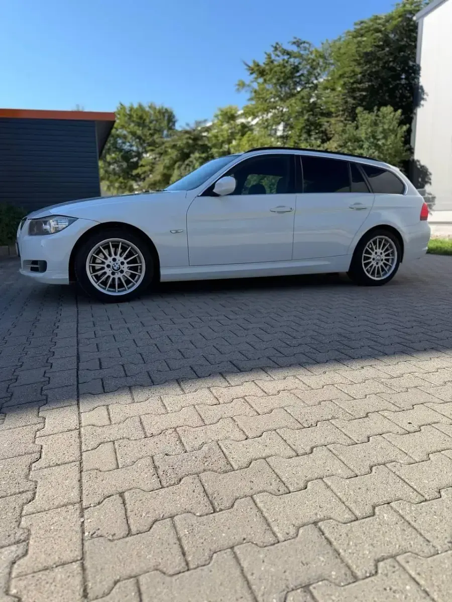Gebraucht BMW 320 184 PS (135 kW) 2011 Weiß Kombi