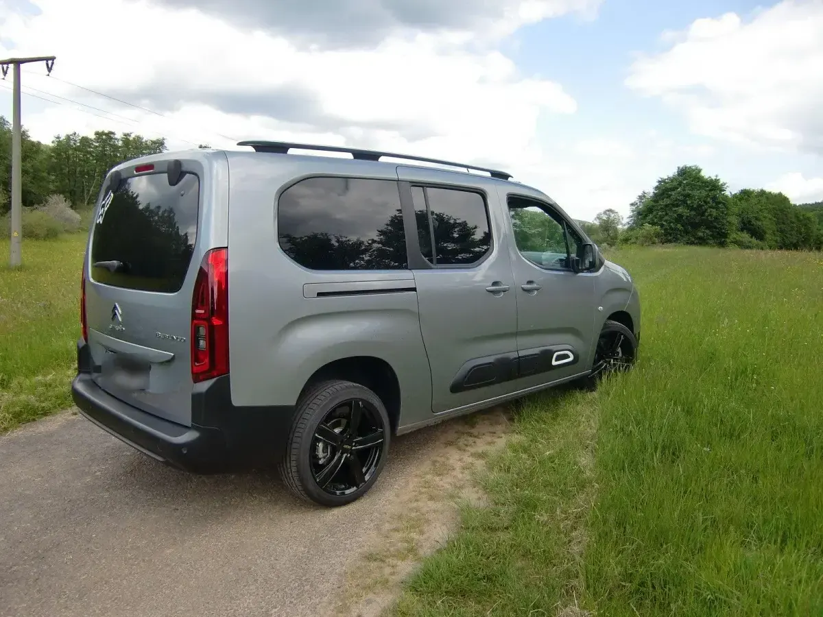 Gebraucht Citroën Berlingo Feel 110 PS (80 kW) 2019 Grau Van / Kleinbus
