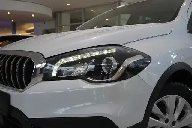 Gebraucht Suzuki SX4 179 PS (131 kW) 2019 Weiß SUV