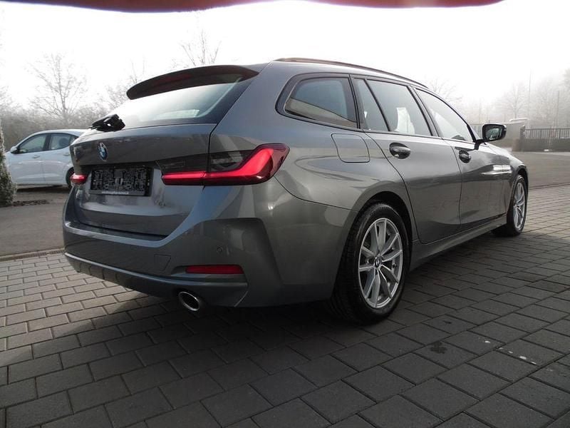 Gebraucht BMW 318 Performance 150 PS (110 kW) 2023 Grau Kombi