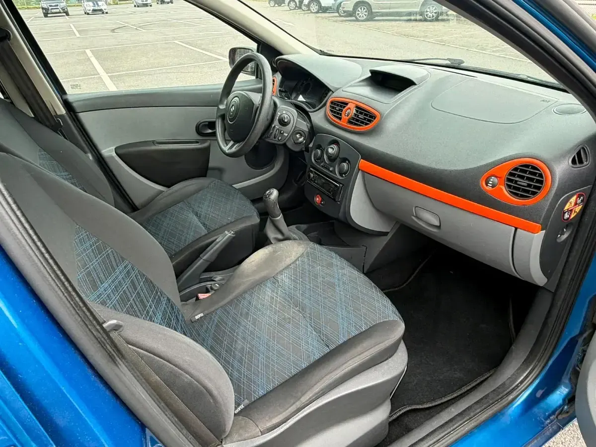 Gebraucht Renault Clio 75 PS (55 kW) 2006 Blau Kleinwagen
