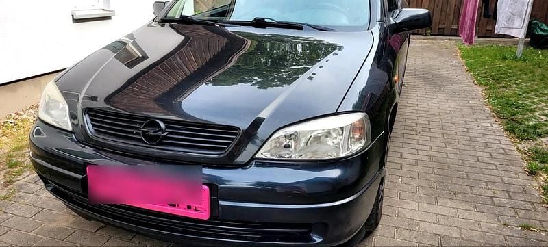 Schwarz Gebraucht 2000 Opel Astra Coupé | 1.050 € (Guter Preis) - Bild 1/4
