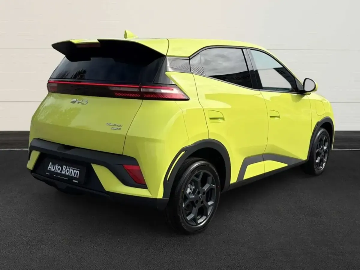 Gebraucht BYD Dolphin Comfort 114 kW (156 PS) 2026 Lime green Kleinwagen