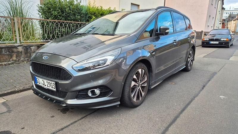 Grau Gebraucht 2019 Ford S-MAX ST-Line Van / Kleinbus | 22.990 € (Superpreis) - Bild 1/4