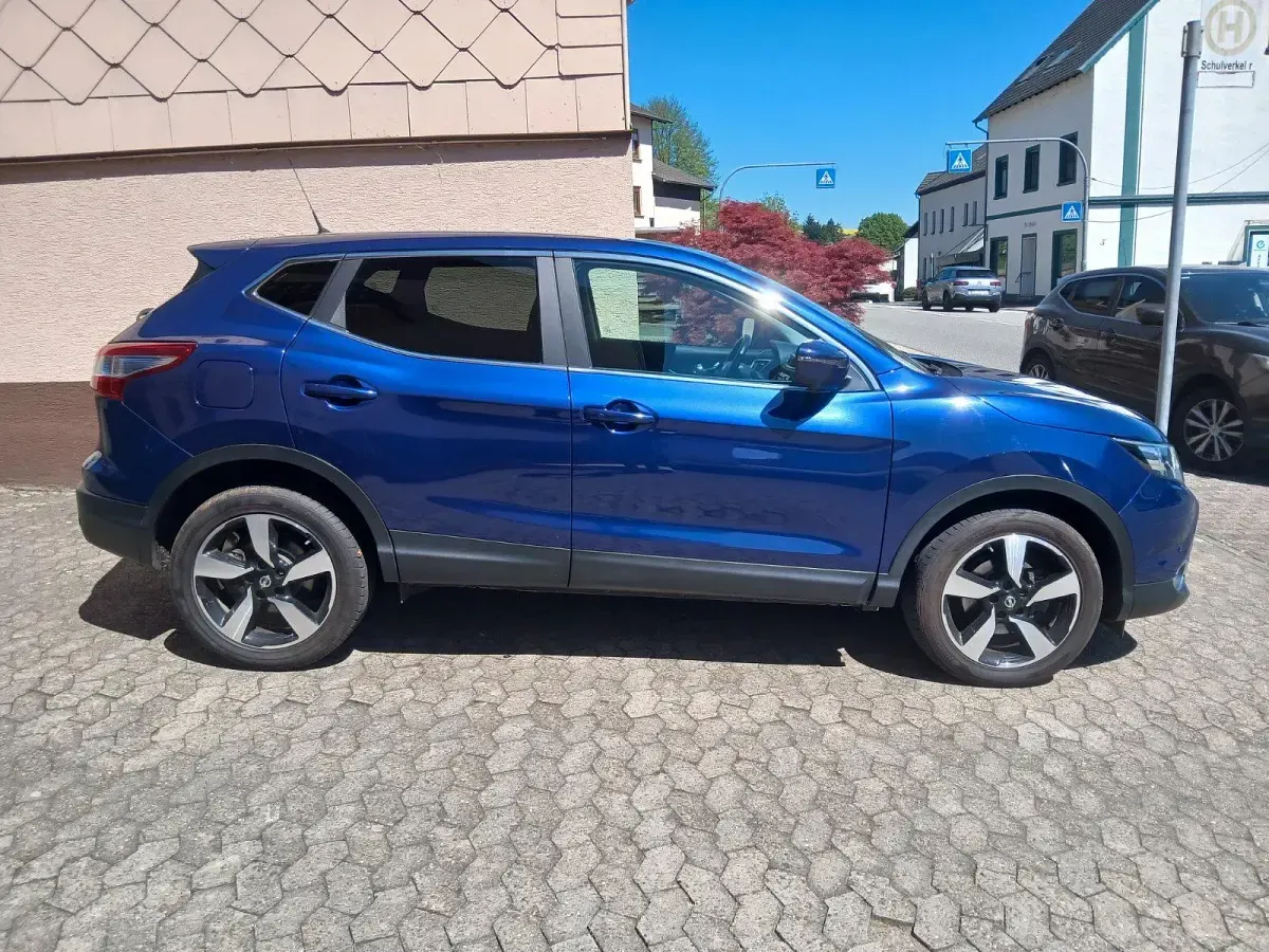 Gebraucht Nissan Qashqai 360º 131 PS (96 kW) 2015 Ink blue metallic SUV