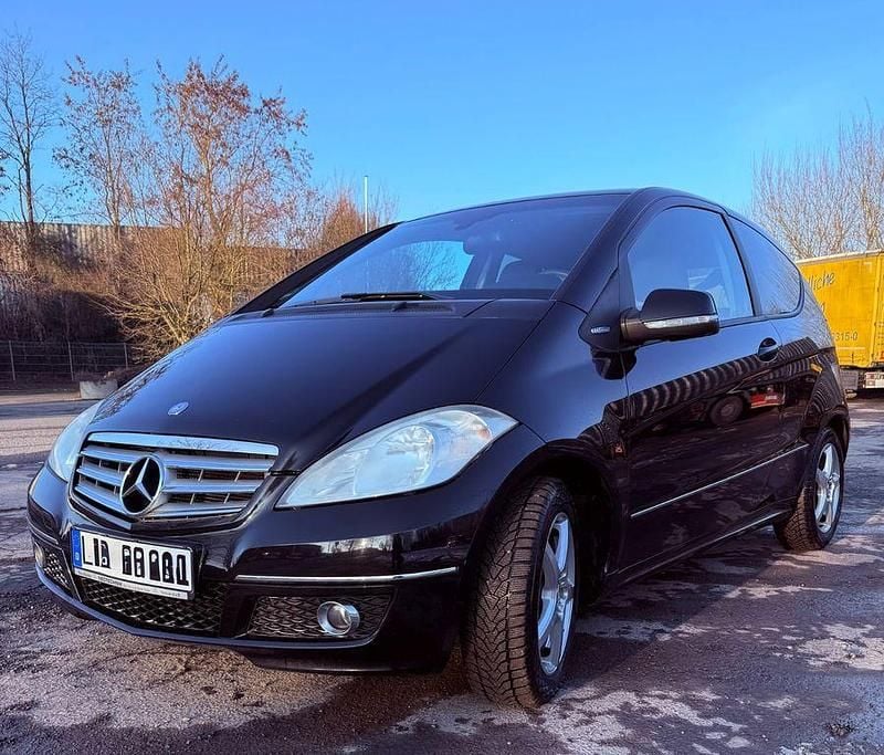 Gebraucht Mercedes A160 95 PS (69 kW) 2010 Schwarz Limousine