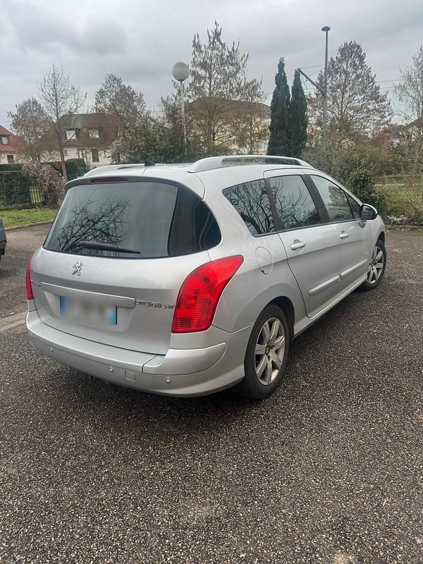 Gebraucht Peugeot 308 SW 115 PS (84 kW) 2013 Kombi