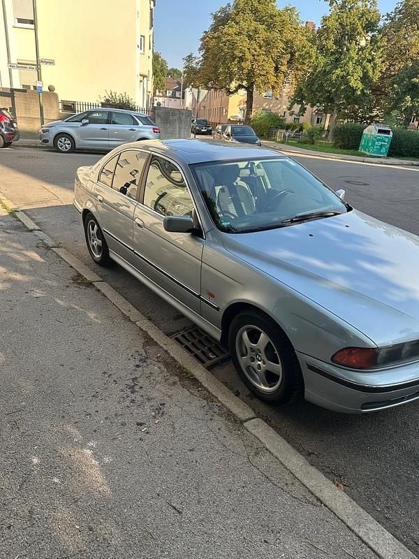 Grau Gebraucht 1997 BMW 520 Limousine | 3.500 € (Fairer Preis) - Bild 1/4
