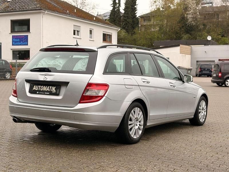 Usata Mercedes C220 200 CV (147 kW) 2009 Argento Station wagon