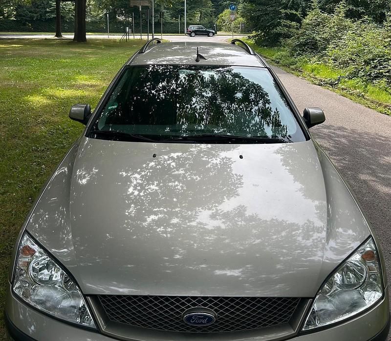 Grau Gebraucht 2003 Ford Mondeo Kombi | 1.700 € - Bild 1/4