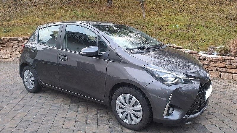 Gebraucht Toyota Yaris Style 111 PS (81 kW) 2019 Grau Kleinwagen