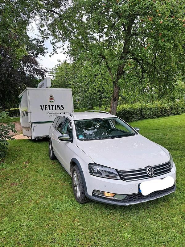 Weiß Gebraucht 2014 VW Passat Alltrack Kombi | 10.000 € (Fairer Preis) - Bild 1/4