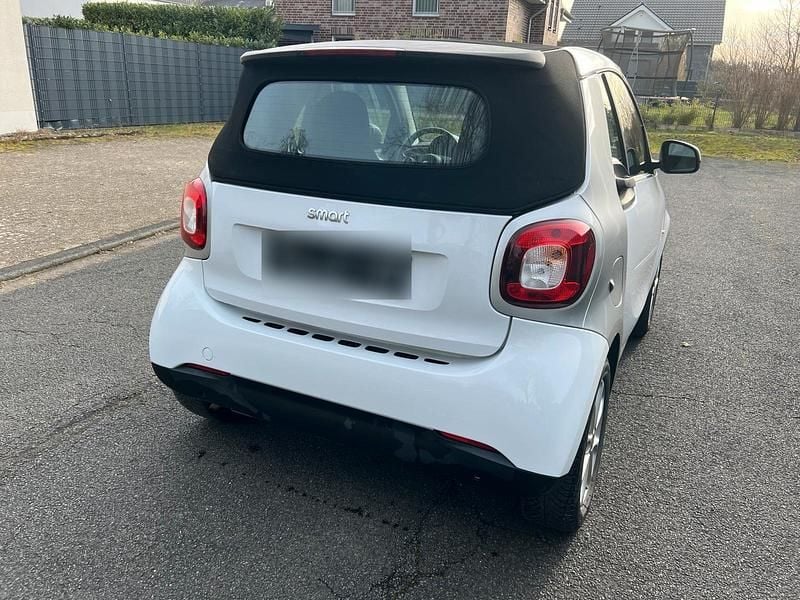 Gebraucht Smart ForTwo Cabrio Passion 71 PS (52 kW) 2016 Weiß Cabrio