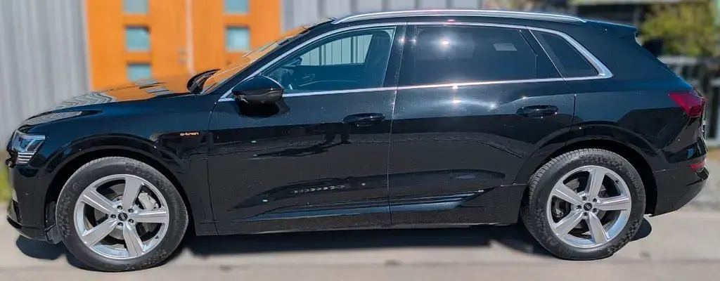 Gebraucht Audi e-tron Sport 300 kW (408 PS) 2021 Schwarz SUV