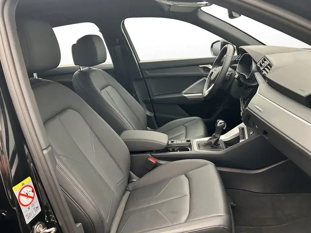 Gebraucht Audi Q3 Comfort 193 PS (141 kW) 2025 Schwarz SUV