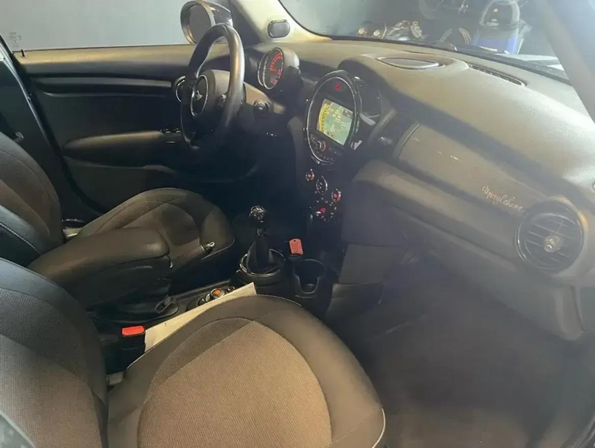 Gebraucht Mini Cooper 136 PS (100 kW) 2016 Schwarz Kleinwagen