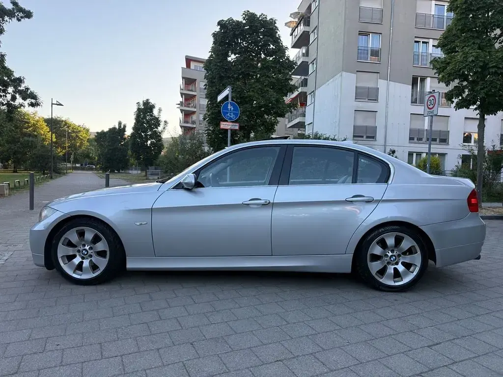 Gebraucht BMW 325 Performance 218 PS (160 kW) 2005 Silber Limousine