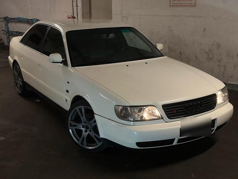 Weiß Gebraucht 1996 Audi A6 Limousine | 3.000 € - Bild 1/4