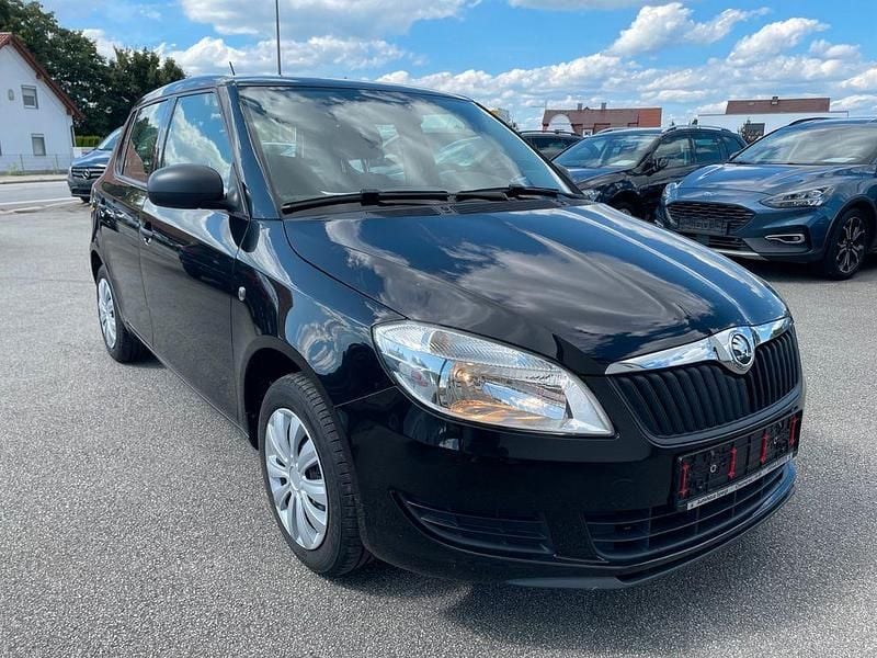 Schwarz Gebraucht 2014 Skoda Fabia Active Kleinwagen | 4.399 € (Superpreis) - Bild 1/4