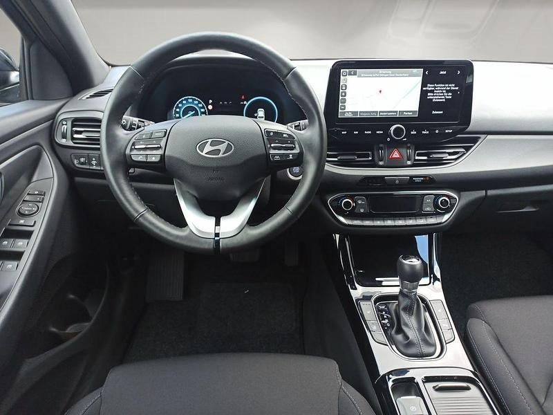 Gebraucht Hyundai i30 Advantage 101 PS (74 kW) 2026 Ecotronic grey Kombi