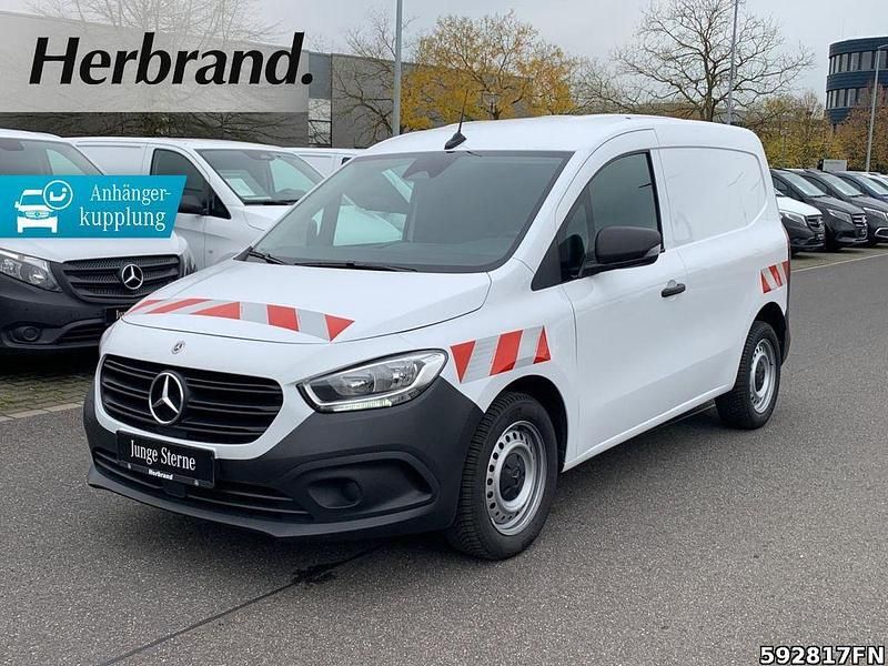 Weiß Gebraucht 2023 Mercedes Citan 110 Van / Kleinbus | 19.956 € (Teuer) - Bild 1/4