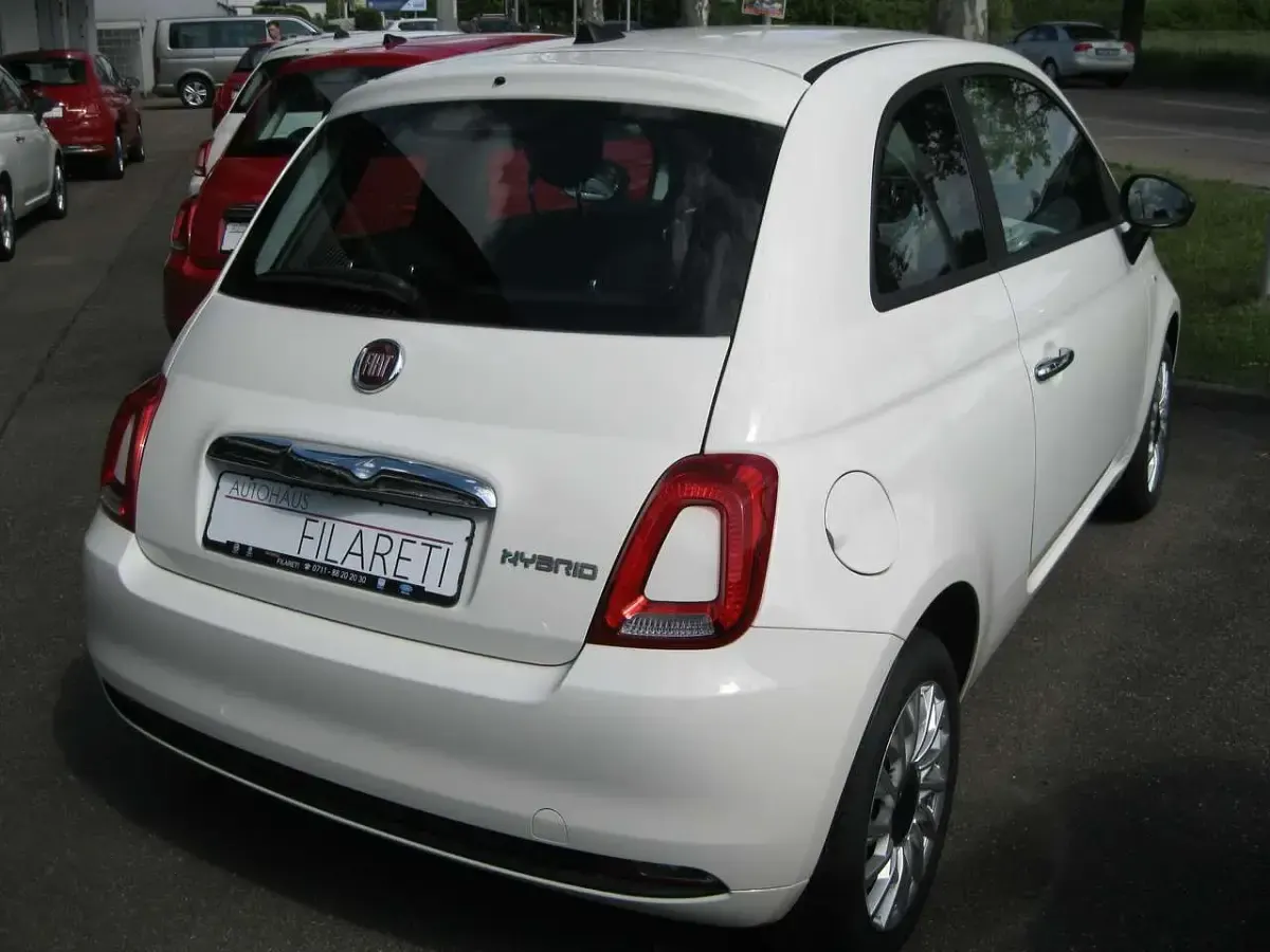 Gebraucht Fiat 500 Basis 69 PS (50 kW) 2023 Gelato weiß Kleinwagen