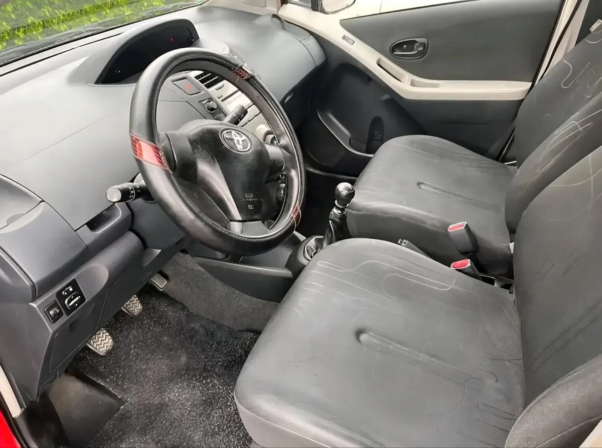 Gebraucht Toyota Yaris 101 PS (74 kW) 2009 Rot Kleinwagen