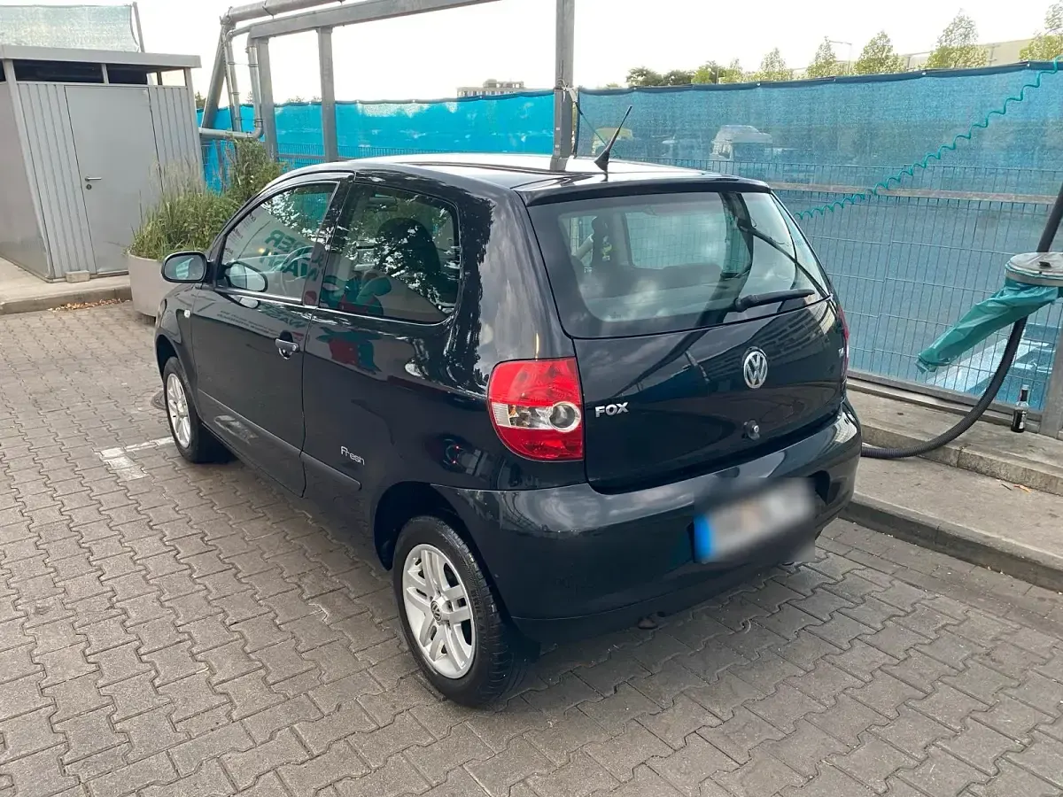 Używany VW Fox 75 KM (55 kW) 2008 Czarny Hatchback