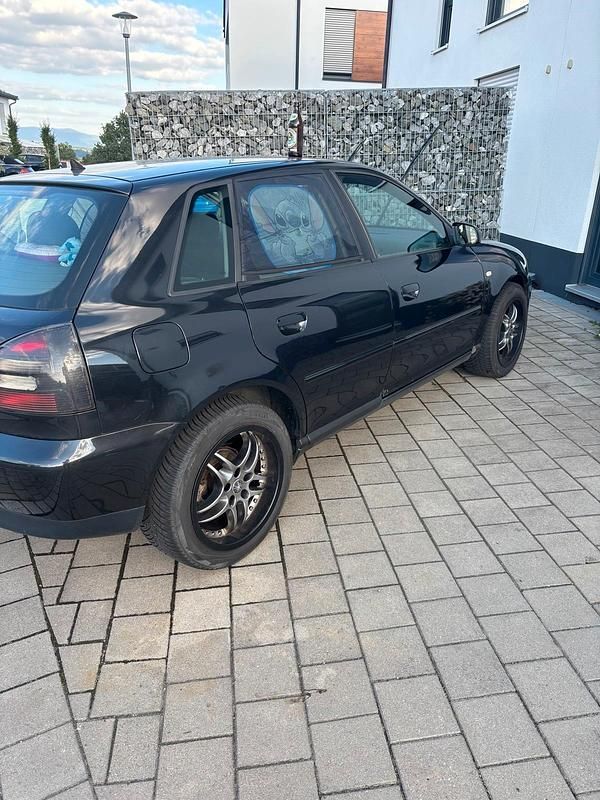 Gebraucht Audi A3 102 PS (75 kW) 2002 Schwarz Kleinwagen
