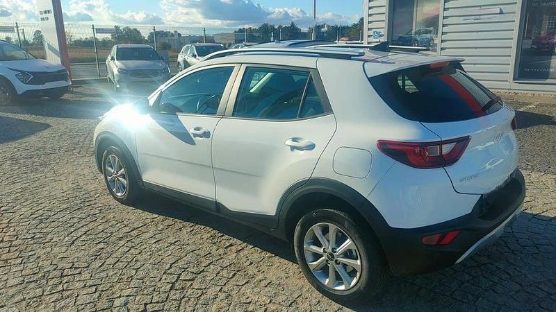 Gebraucht Kia Stonic Silver 101 PS (74 kW) 2025 Clear white SUV