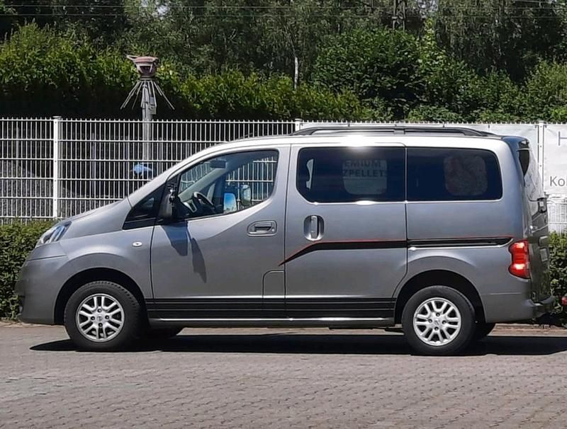 Grau Gebraucht 2011 Nissan Evalia Tekna Van / Kleinbus | 5.980 € (Fairer Preis) - Bild 1/4