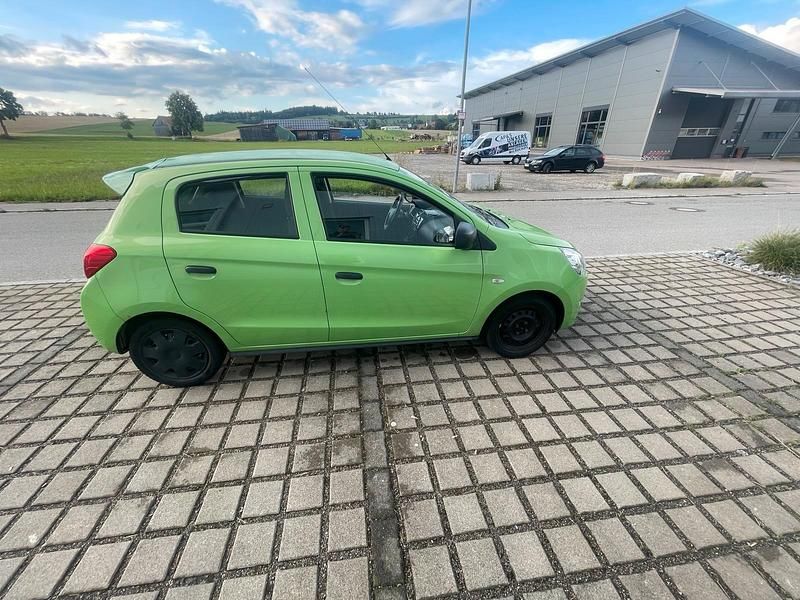 Grün Gebraucht 2014 Mitsubishi Space Star Kleinwagen | 4.199 € - Bild 1/4