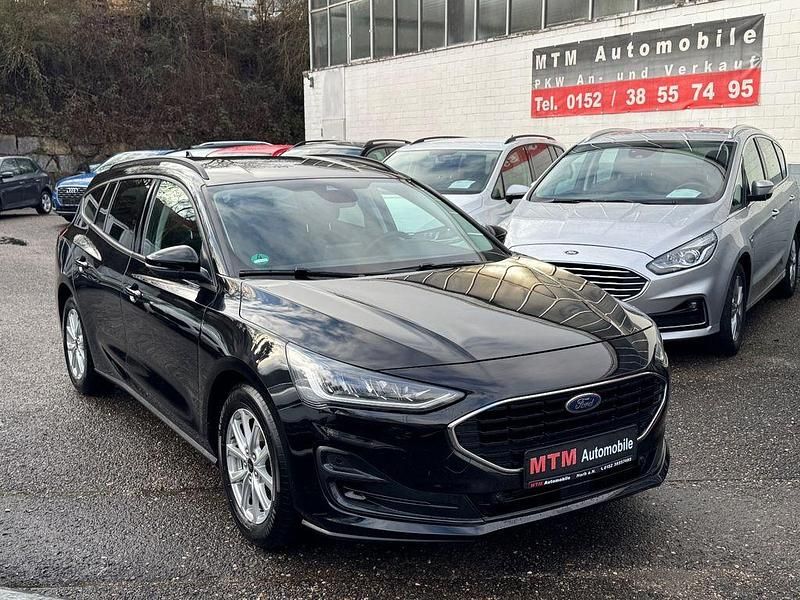 Gebraucht Ford Focus Cool & Connect 125 PS (91 kW) 2022 Schwarz Limousine