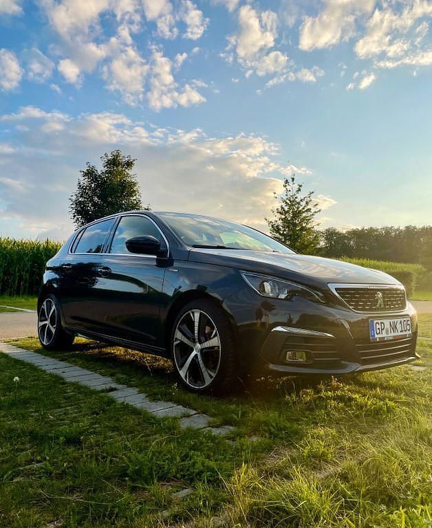 Grau Gebraucht 2019 Peugeot 308 GT-line Limousine | 14.000 € (Fairer Preis) - Bild 1/4