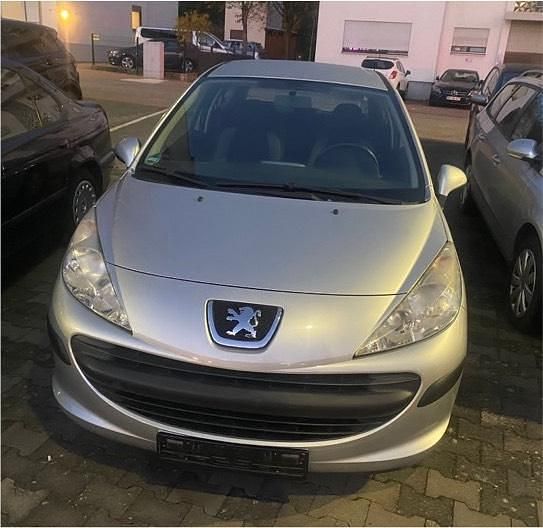 Silber Gebraucht 2009 Peugeot 207 Limousine | 1.350 € (Superpreis) - Bild 1/4