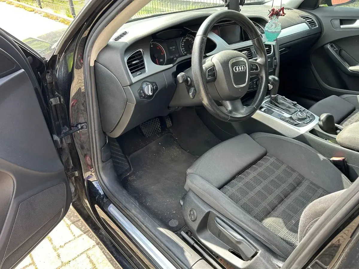 Gebraucht Audi A4 Attraction 143 PS (105 kW) 2010 Schwarz Kombi