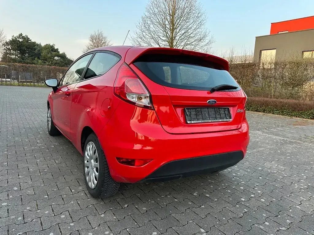 Usata Ford Fiesta 60 CV (44 kW) 2016 Rosso Utilitaria