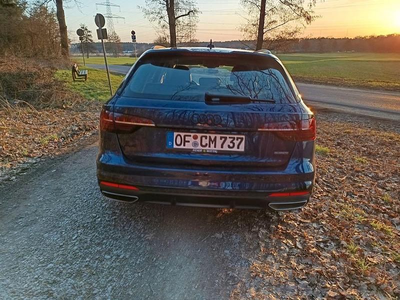 Gebraucht Audi A4 S-Line 204 PS (150 kW) 2022 Blau Kombi