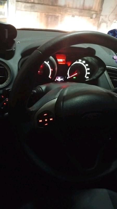 Gebraucht Ford Fiesta 75 PS (55 kW) 2025 Rot Kleinwagen