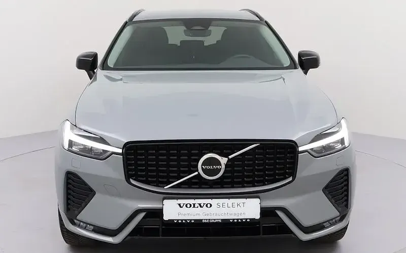 Gebraucht Volvo XC60 Plus 250 PS (183 kW) 2024 Vapour grey SUV