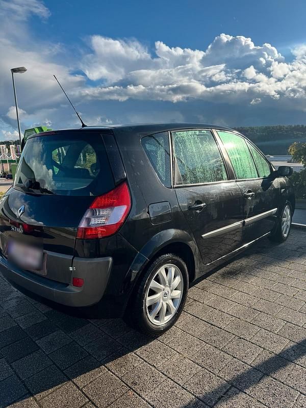 Schwarz Gebraucht 2005 Renault Mégane GrandTour Kombi | 2.000 € (Etwas zu teuer) - Bild 1/4