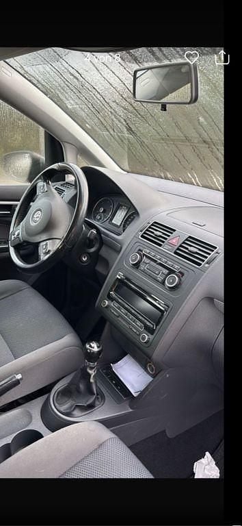 Braun Gebraucht 2011 VW Touran Van / Kleinbus | 5.500 € (Superpreis) - Bild 1/4