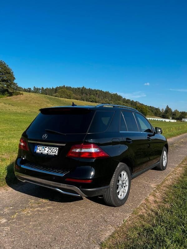 Schwarz Gebraucht 2013 Mercedes ML350 SUV | 17.900 € (Guter Preis) - Bild 1/4