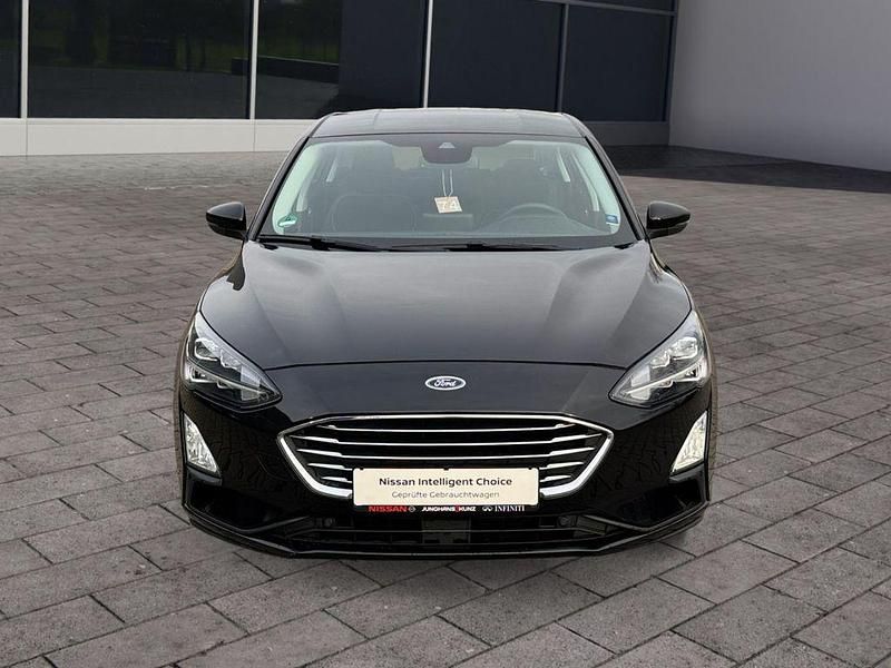 Gebraucht Ford Focus Titanium 120 PS (88 kW) 2020 Obsidianschwarz metallic Limousine
