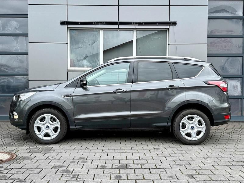 Gebraucht Ford Kuga Trend 150 PS (110 kW) 2017 Magneticgrau metallic SUV